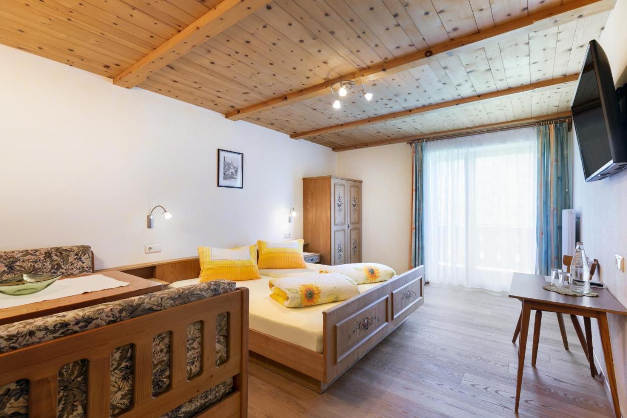 Hotel Chavalatsch Tubre Buitenkant foto