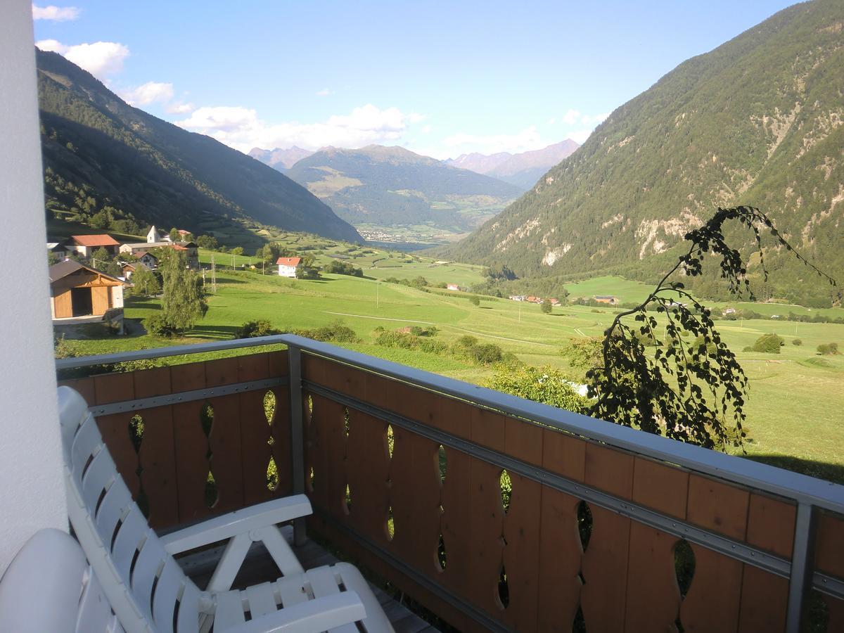 Hotel Chavalatsch Tubre Buitenkant foto