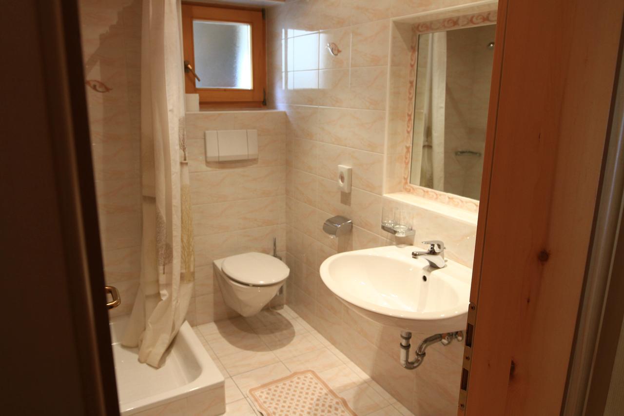 Hotel Chavalatsch Tubre Buitenkant foto