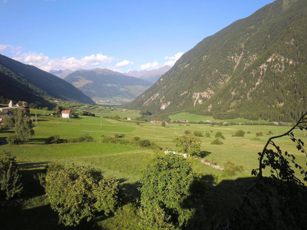 Hotel Chavalatsch Tubre Buitenkant foto