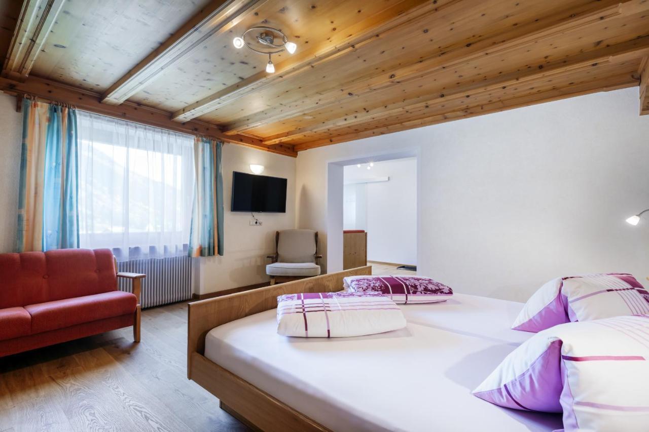 Hotel Chavalatsch Tubre Buitenkant foto
